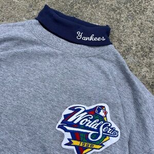 Vintage 1998 Yankees Gray & Navy World Series turtle neck Pullover